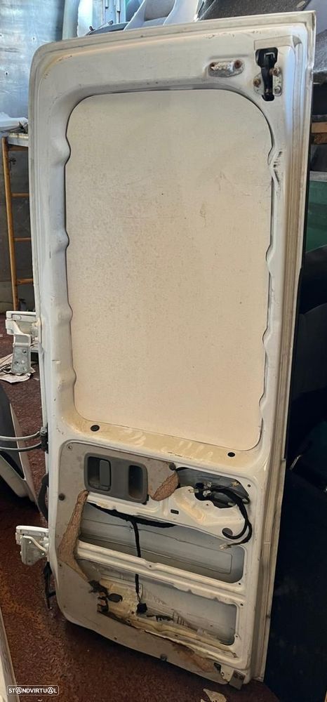 Porta Mala Direita Mercedes-Benz Vito Autocarro (W639) - 2