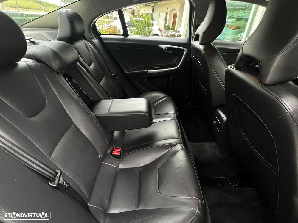 Volvo S60 2.0 D3 Summum - 44