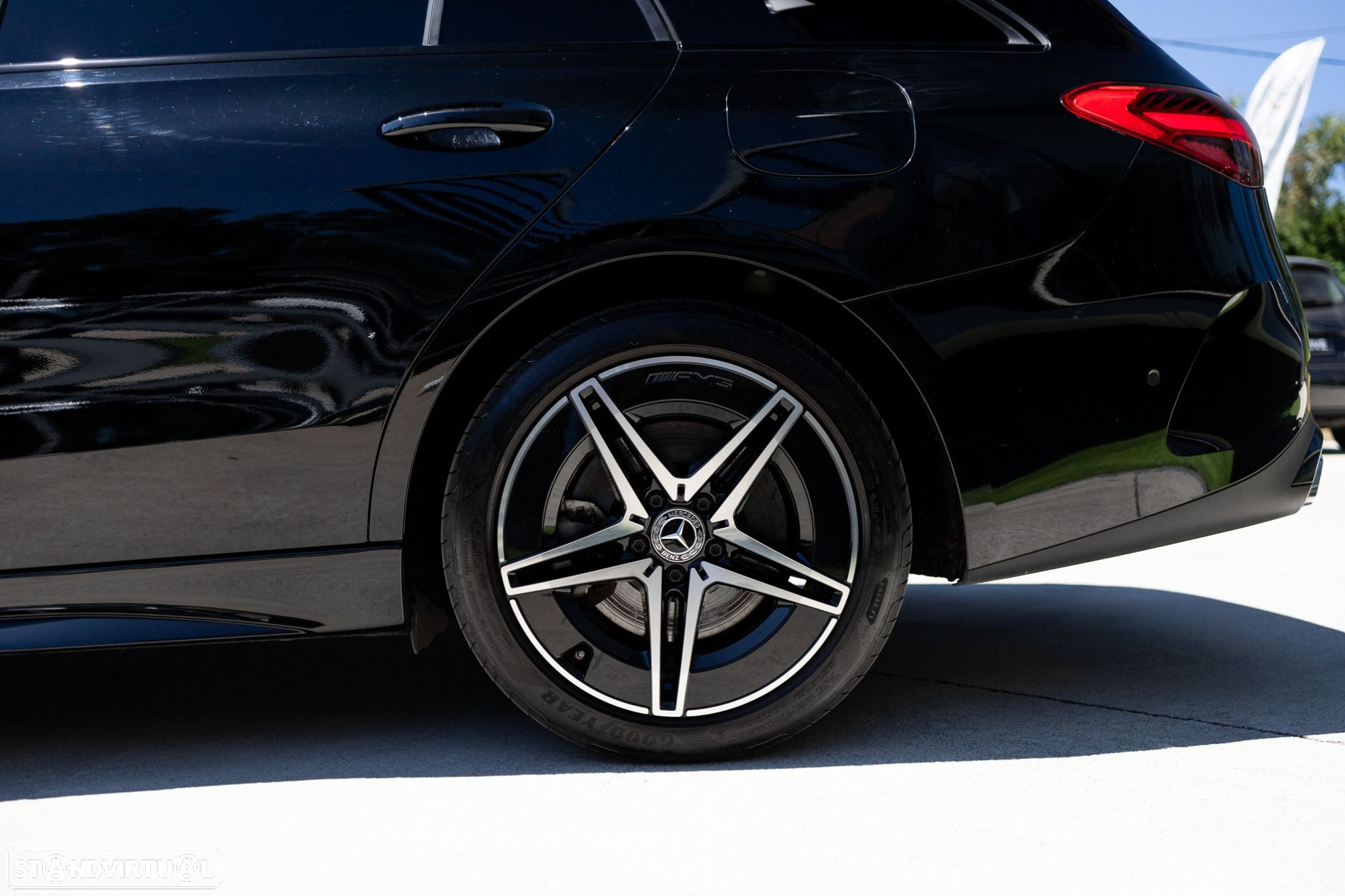 Mercedes-Benz C 300 e AMG Line - 13