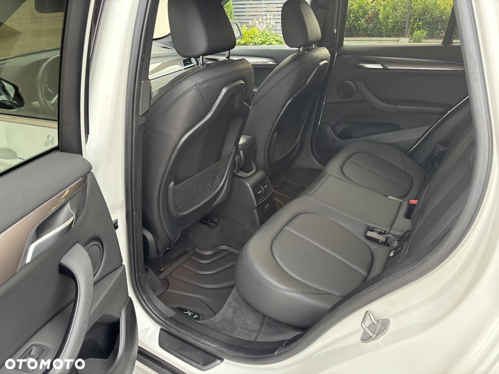 BMW X1 xDrive25i xLine - 11
