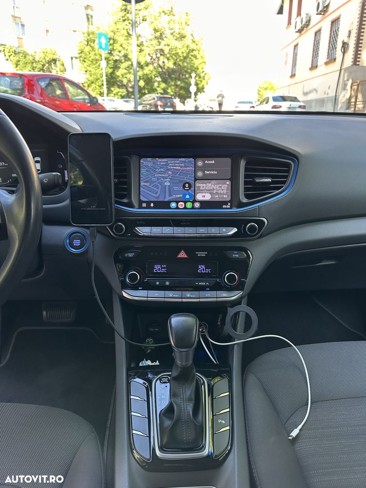 Hyundai IONIQ - 8