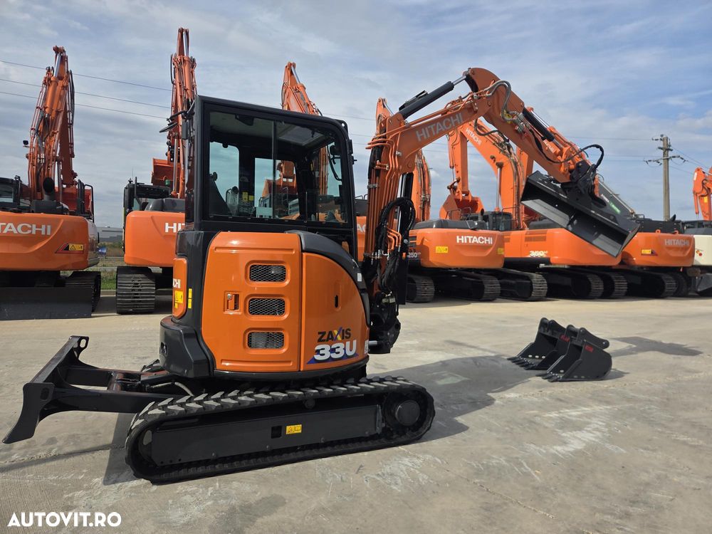 Hitachi ZX33U-6, 3,7 tone, 2023, 1.336 ore, CUPLA RAPIDA+CUPE INGUSTA si LATA NOI+CUPA TALUZ INCLIINABILA NOUA, inst picon, inst rotire atasamente pe brate, latime 1,55m, ad sapare 3,8m, ridica 2,7t, aer cond, leasing 4 ani, CA NOU-PROMOTIE 38.900 Eur+Tva - 6