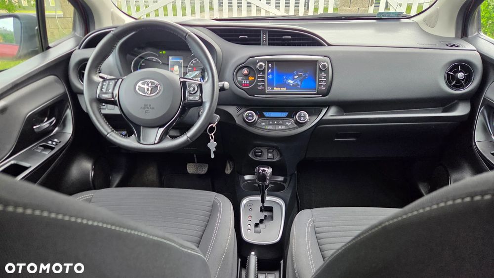 Toyota Yaris Hybrid 100 Premium EU6 - 6