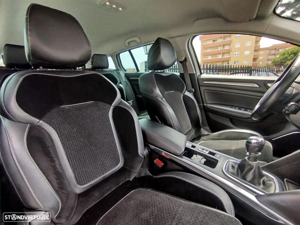 Renault Mégane Sport Tourer 1.6 dCi GT Line J18 - 32