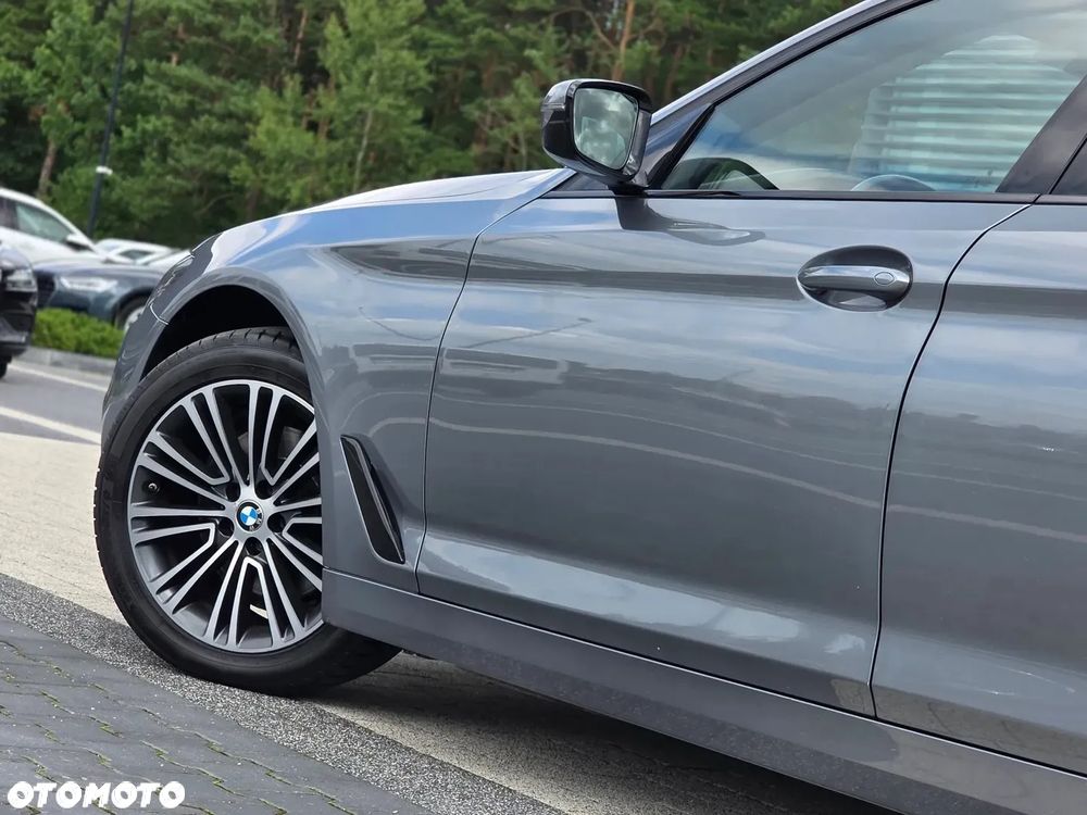 BMW Seria 5 520i GPF Sport Line sport - 37