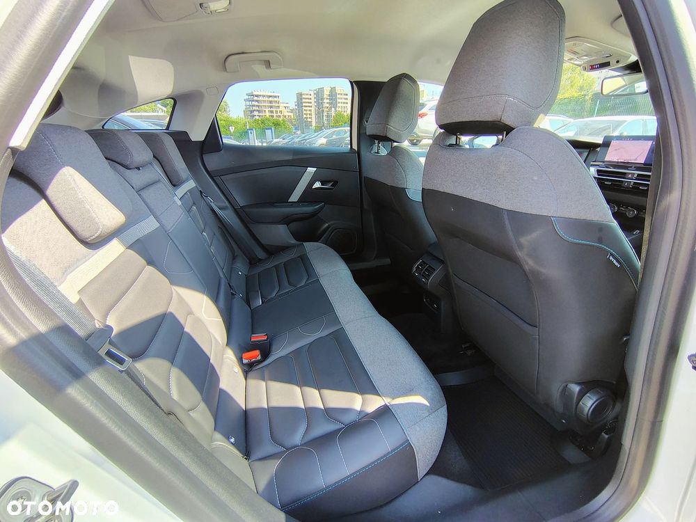 Citroën C4 EV136 50kWh Shine - 11