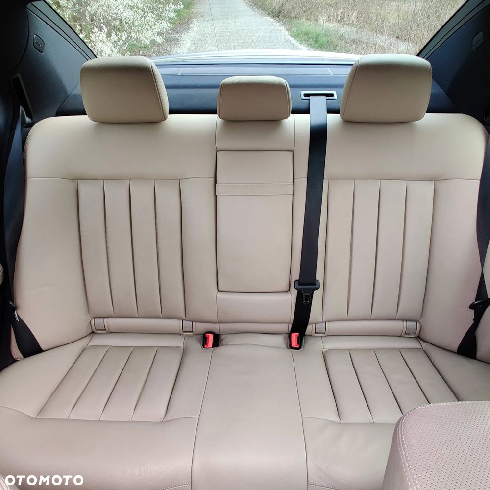 Mercedes-Benz Klasa E - 12