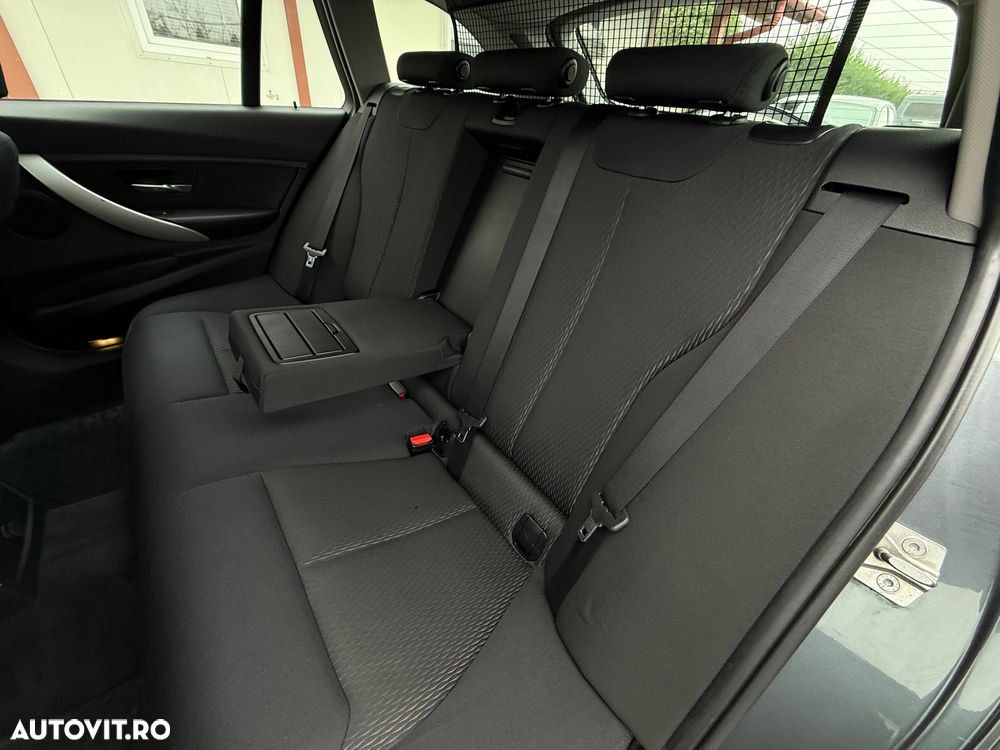 BMW Seria 3 318d Touring - 6