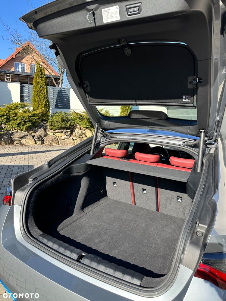 BMW i4 - 19