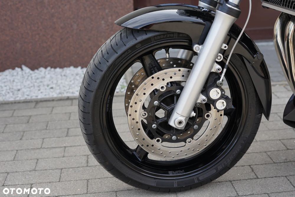 Yamaha XJR - 33