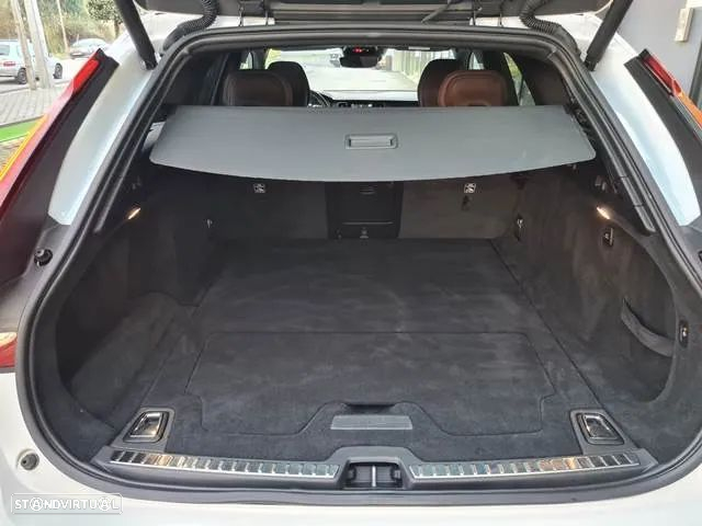 Volvo V90 Cross Country 2.0 D5 Pro AWD Geartronic - 33