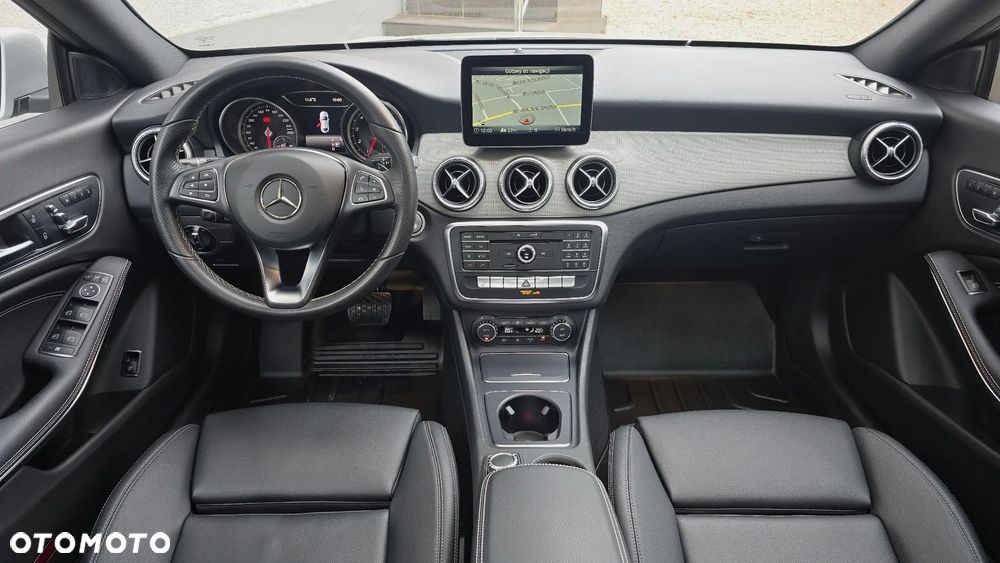 Mercedes-Benz CLA 250 4-Matic AMG Line - 19