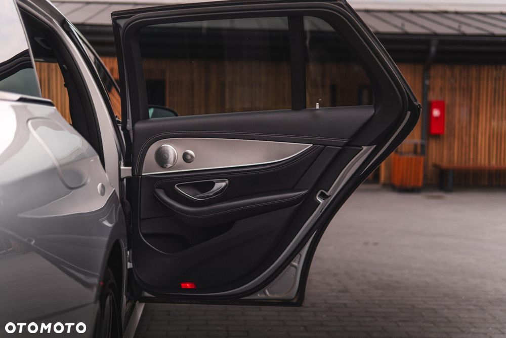 Mercedes-Benz Klasa E 200 d 9G-TRONIC - 16