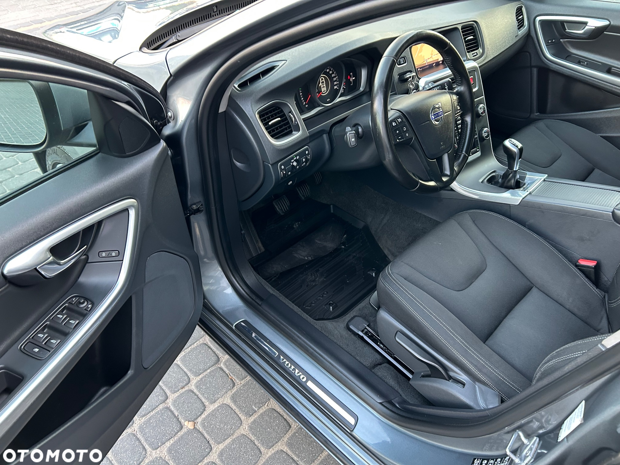 Volvo V60 D2 Drive-E Dynamic Edition (Momentum) - 14