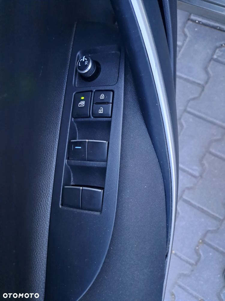 Toyota Corolla - 25