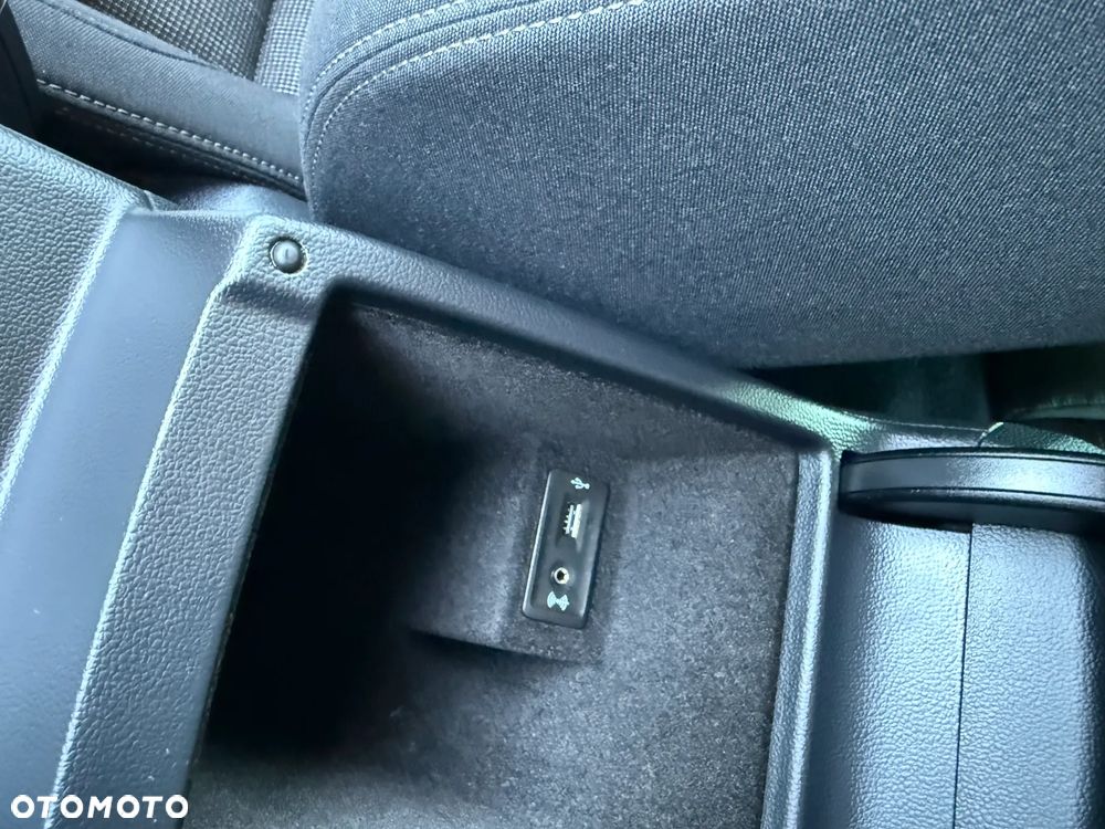 Volkswagen Passat 2.0 TDI SCR DSG Highline - 28