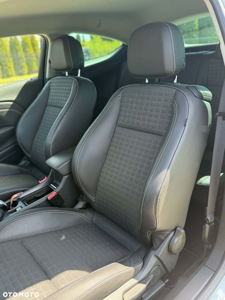 Opel Astra 1.6 Turbo Innovation - 13