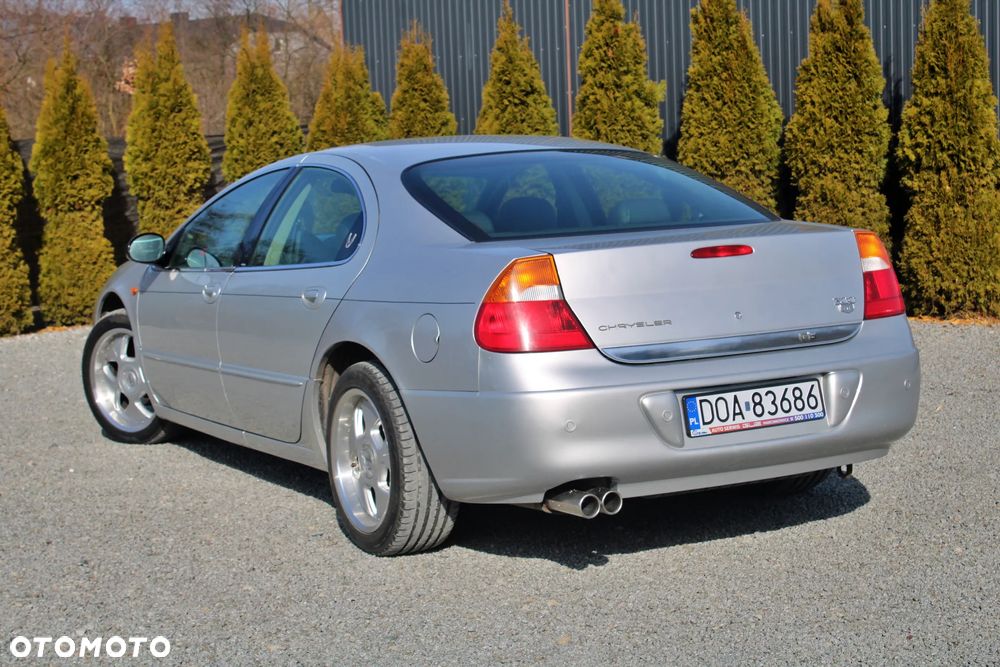 Chrysler 300M - 10