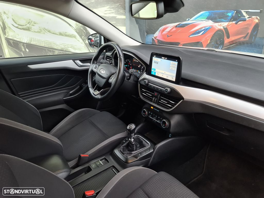 Ford Focus SW 1.0 EcoBoost Business - 24