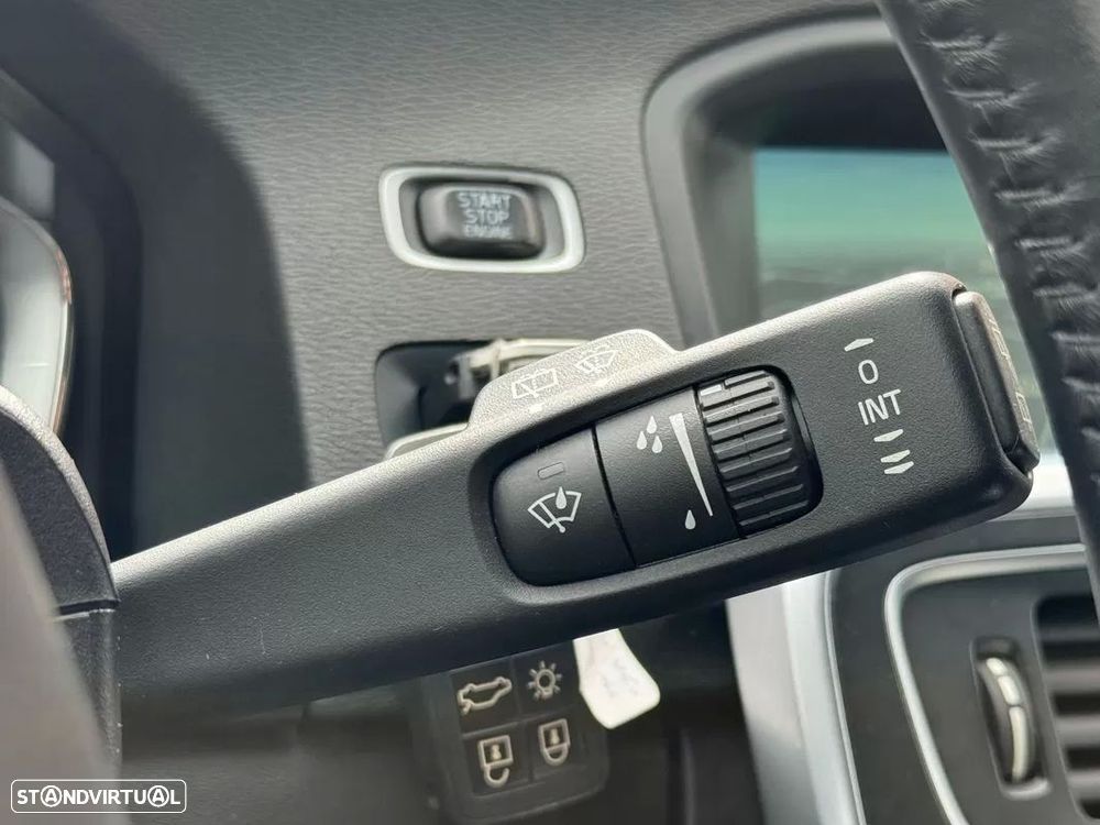 Volvo V60 1.6 D2 Momentum Eco Powershift - 22