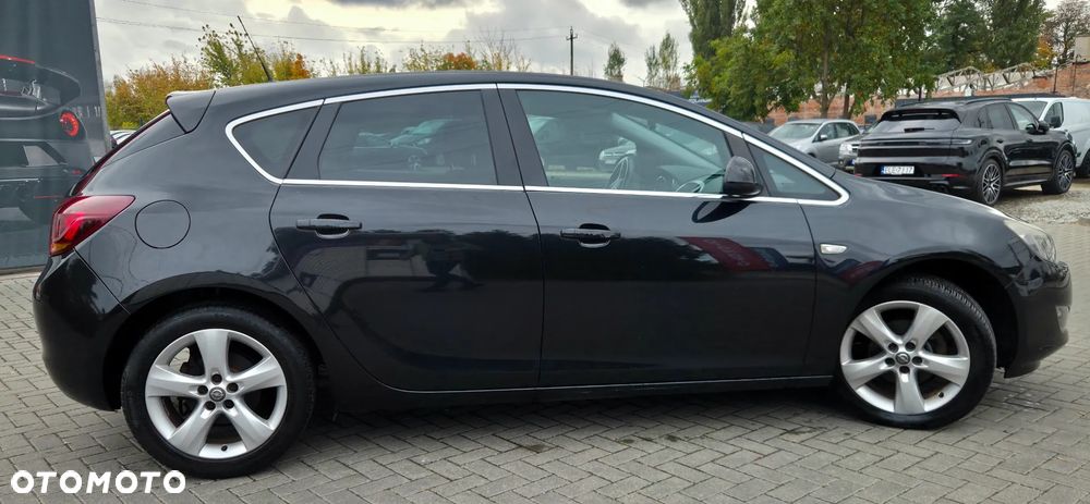 Opel Astra 2012