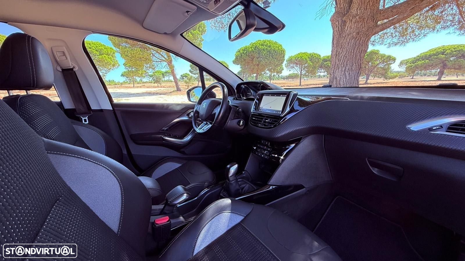 Peugeot 2008 1.2 PureTech Allure - 26