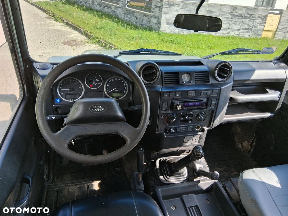 Land Rover Defender 2.4 TD4 SE - 9