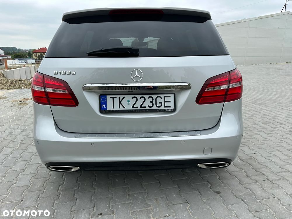 Mercedes-Benz Klasa B 180 d 7G-DCT SCORE - 20