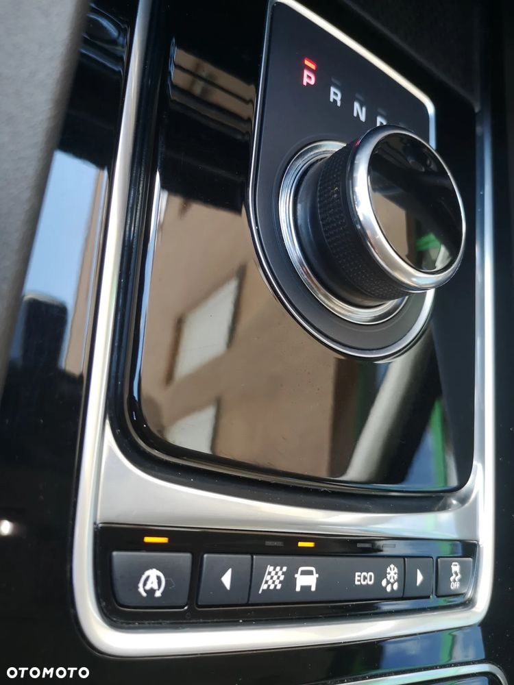 Jaguar F-Pace 20d AWD Prestige - 22