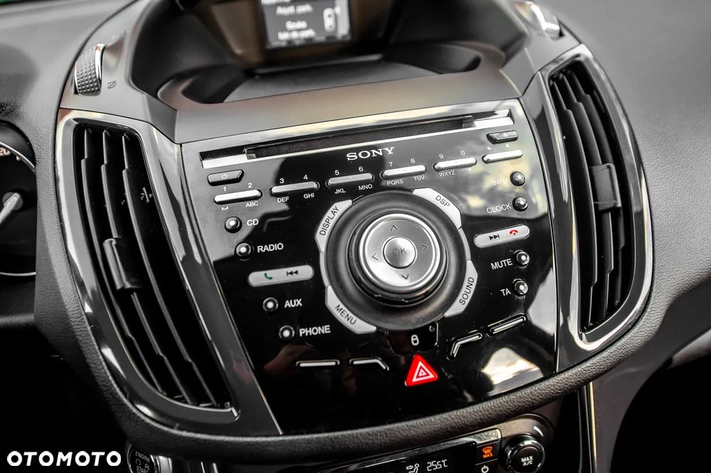 Ford Kuga 1.6 EcoBoost 4x4 Titanium - 30