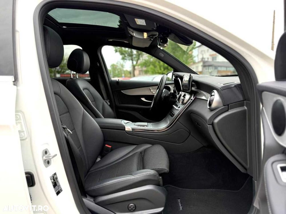 Mercedes-Benz GLC - 24