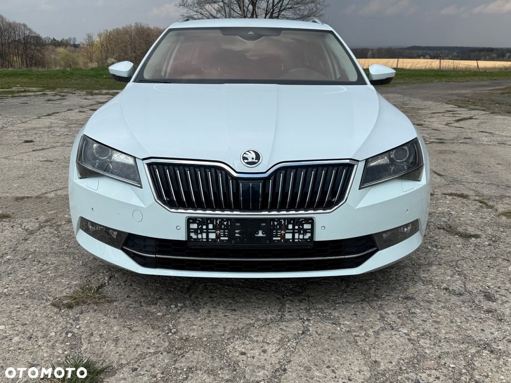 Skoda Superb 2.0 TDI DSG Ambition - 8