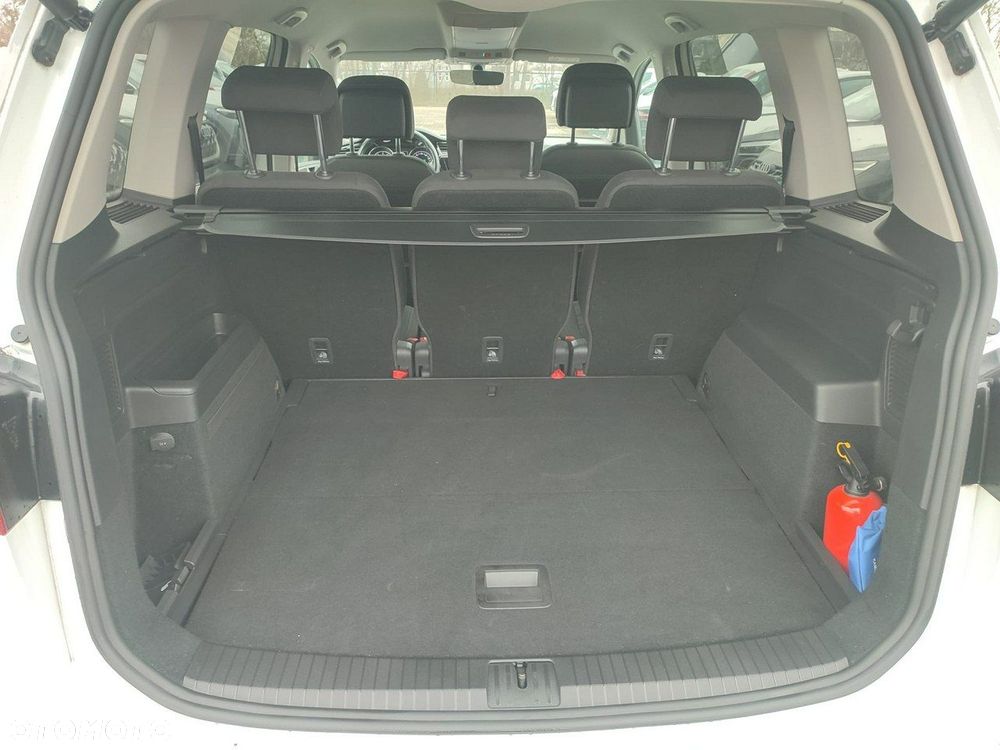 Volkswagen Touran - 30