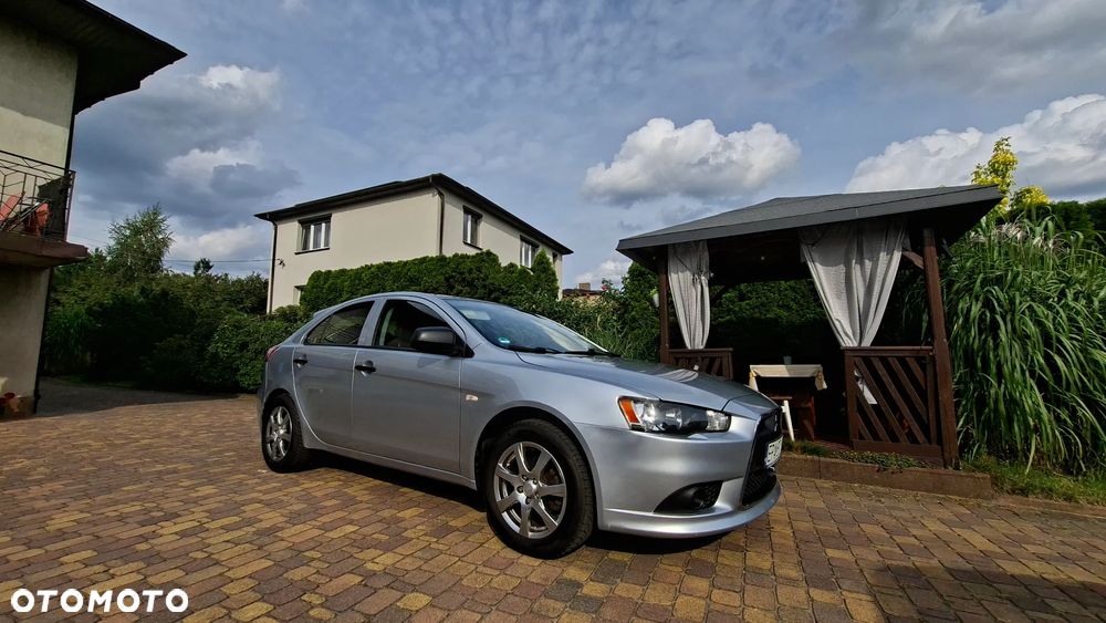Mitsubishi Lancer 1.5 - 8