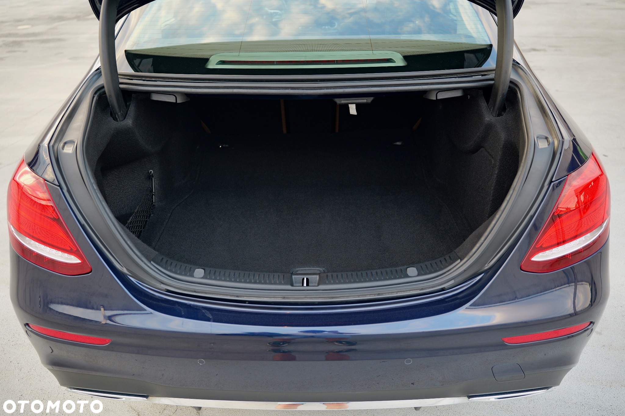 Mercedes-Benz Klasa E 220 d 4-Matic 9G-TRONIC - 16