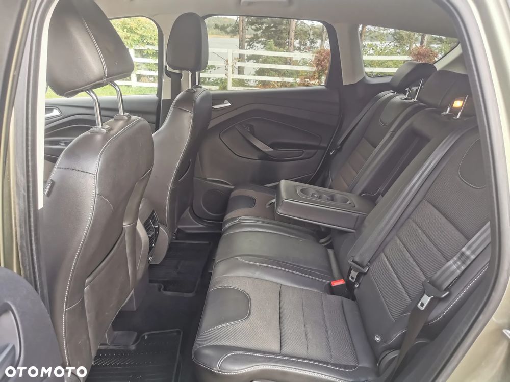 Ford Kuga 1.6 EcoBoost 2x4 Titanium - 10
