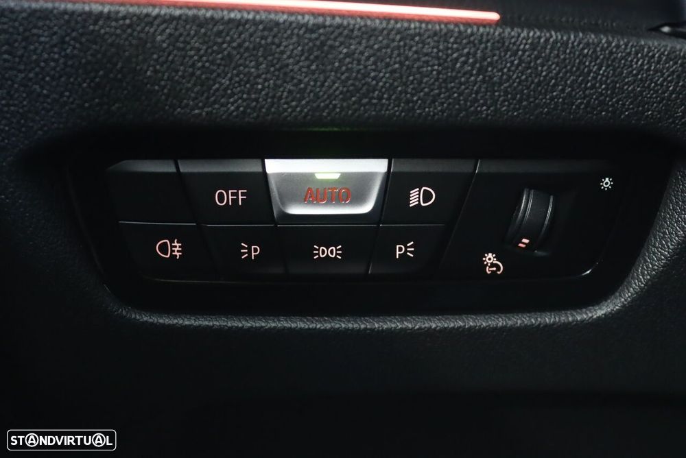 BMW 318 d Line Sport Auto - 16
