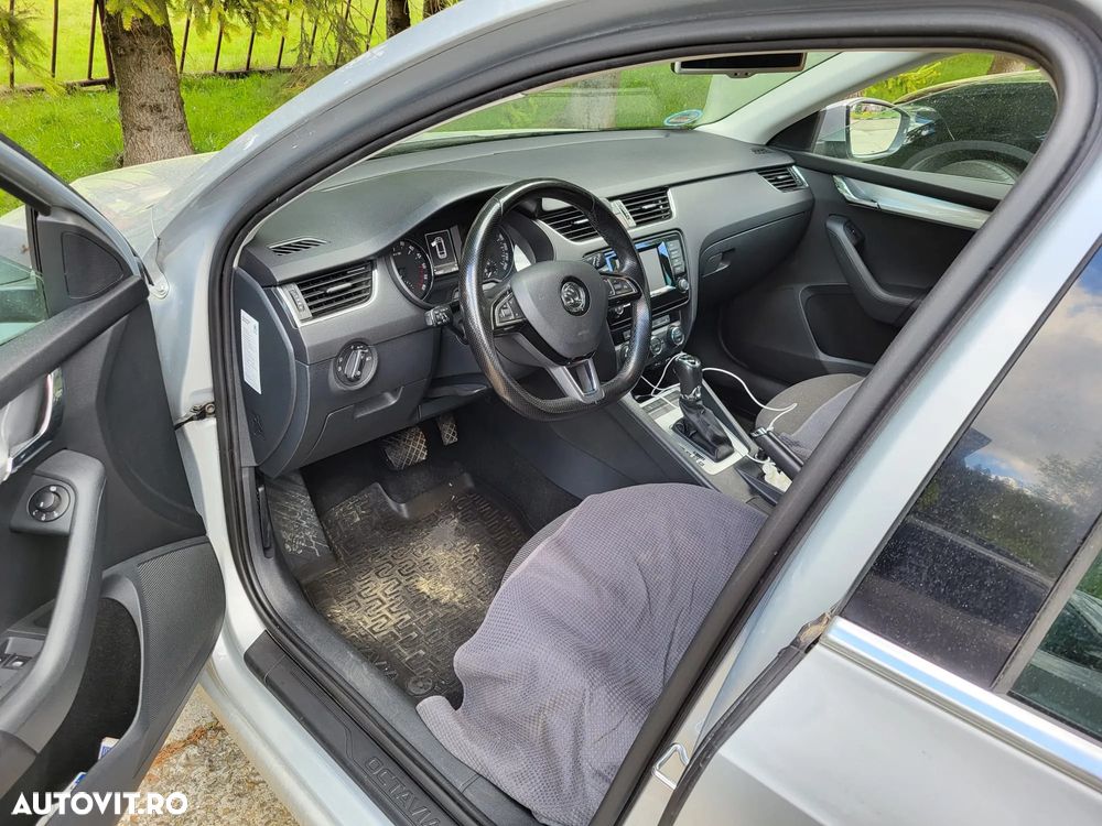Skoda Octavia 1.6 TDI DPF DSG Sport Edition - 4