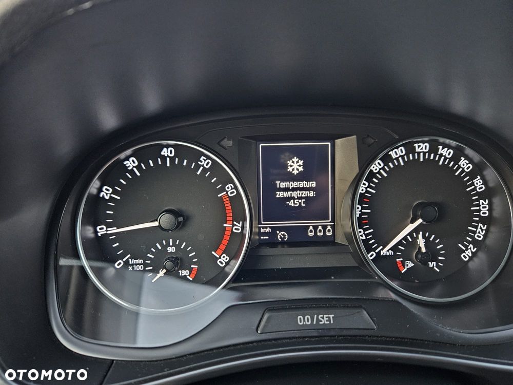 Skoda Fabia 1.0 MPI Clever - 25