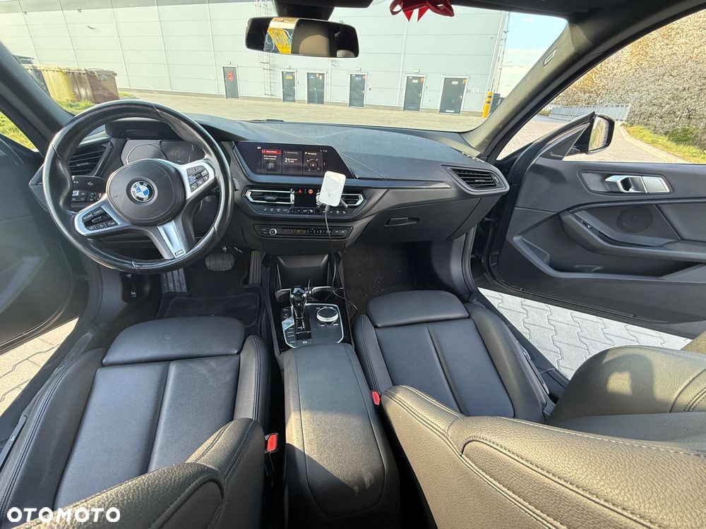 BMW Seria 2 216d Sport Line - 9