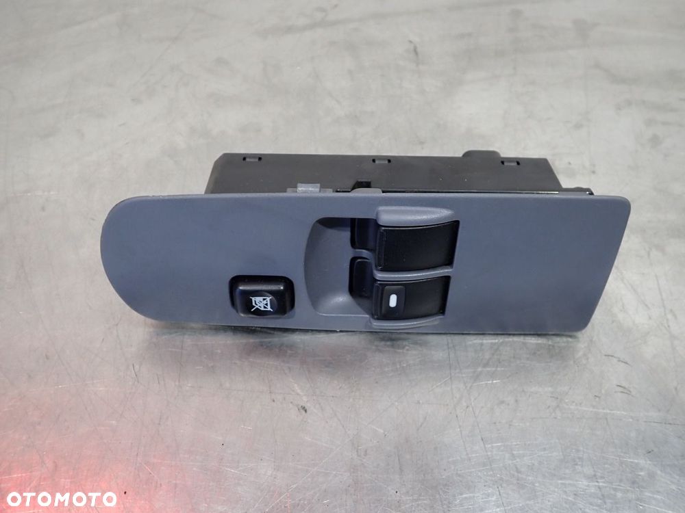 PANEL STEROWANIA SZYB MITSUBISHI COLT VI Z30 MR587477 - 2