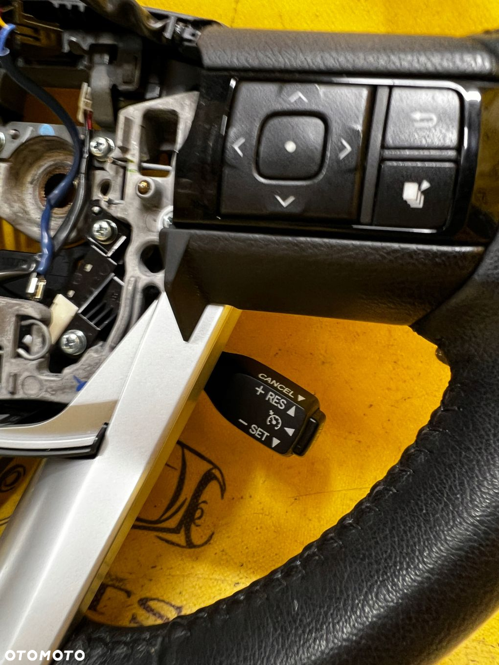 KIEROWNICA SKÓRZANA WIELOFUNKCYJNA TEMPOMAT KOMPUTER TOYOTA HILUX VIII 8 - 12