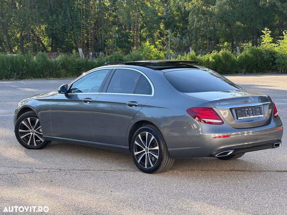 Mercedes-Benz E 300 Aut. - 9