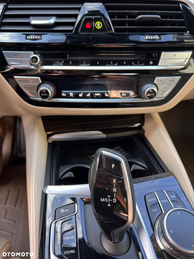 BMW 6GT 640i xDrive - 12