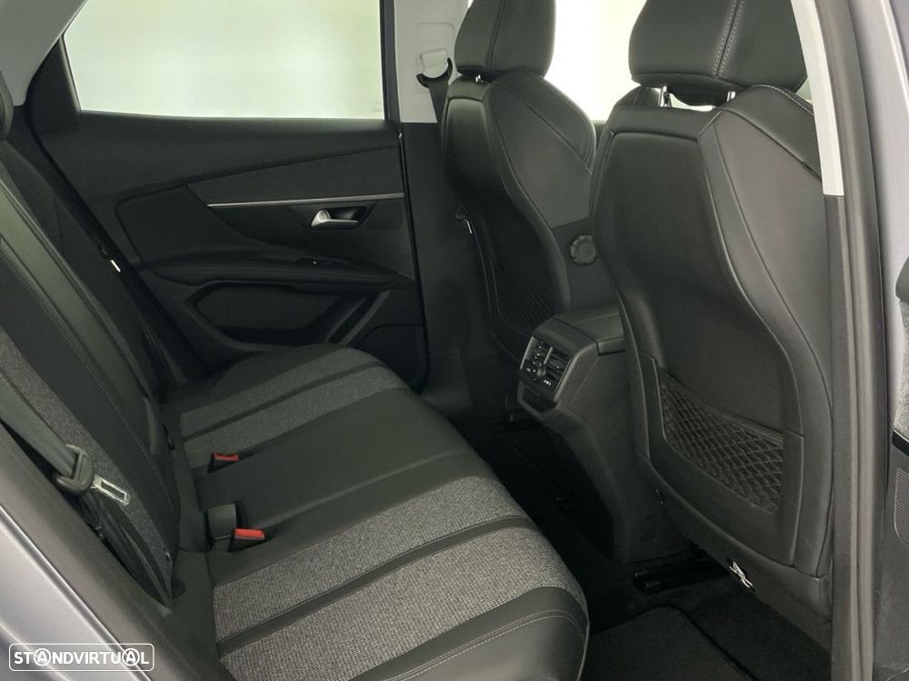 Peugeot 3008 1.2 PureTech Allure EAT6 - 25