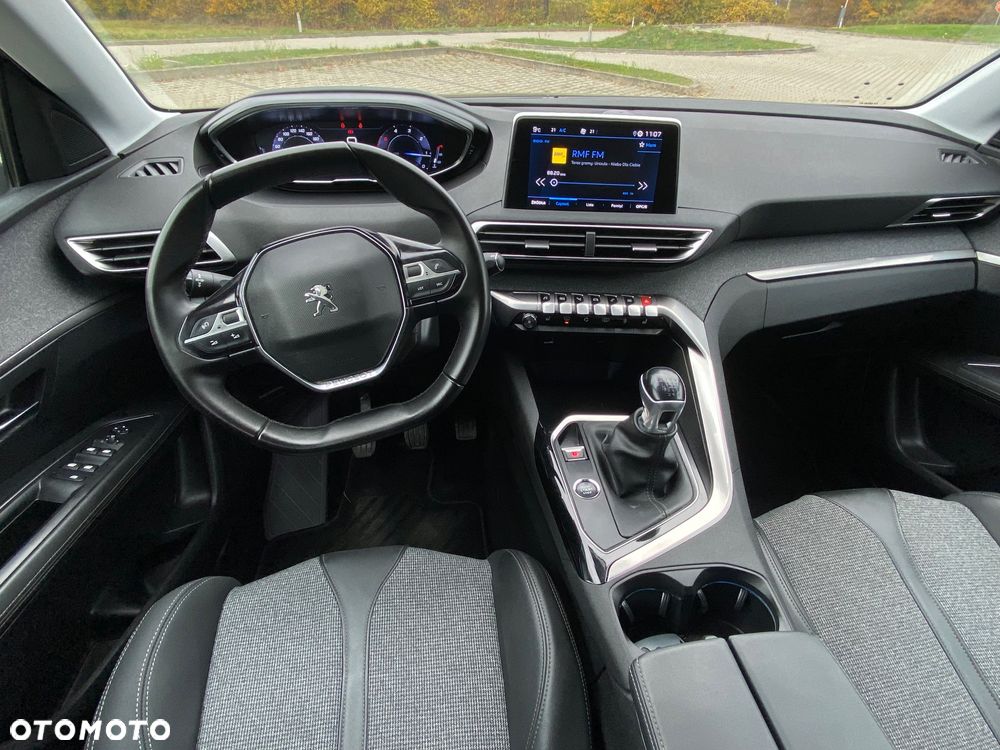 Peugeot 3008 1.5 BlueHDi Allure S&S - 21