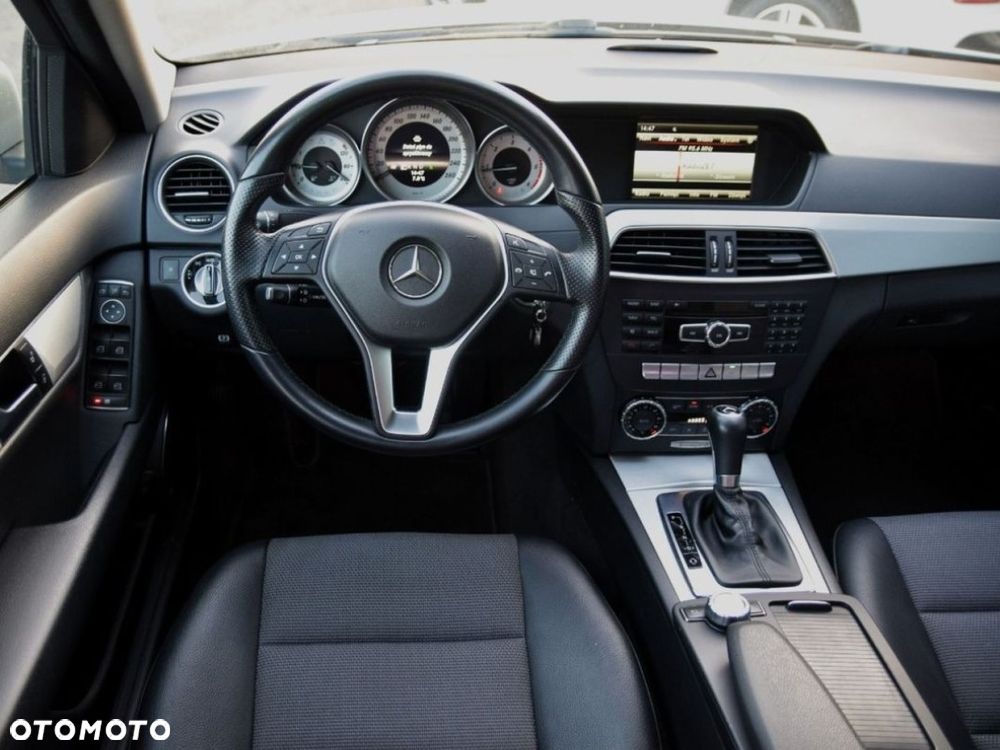 Mercedes-Benz Klasa C 220 CDI 7G-TRONIC Avantgarde Edition - 22