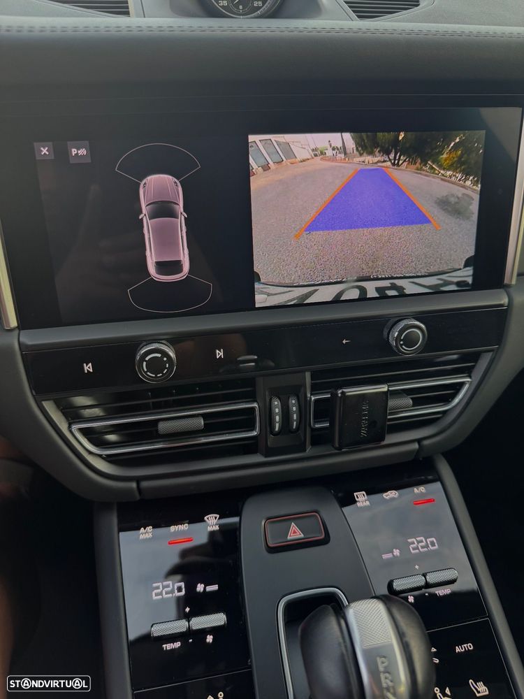 Porsche Macan T - 29