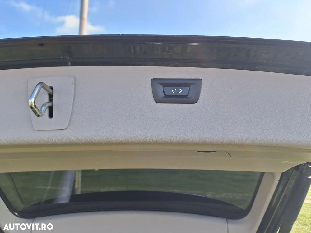 BMW Seria 3 320d Touring xDrive - 4