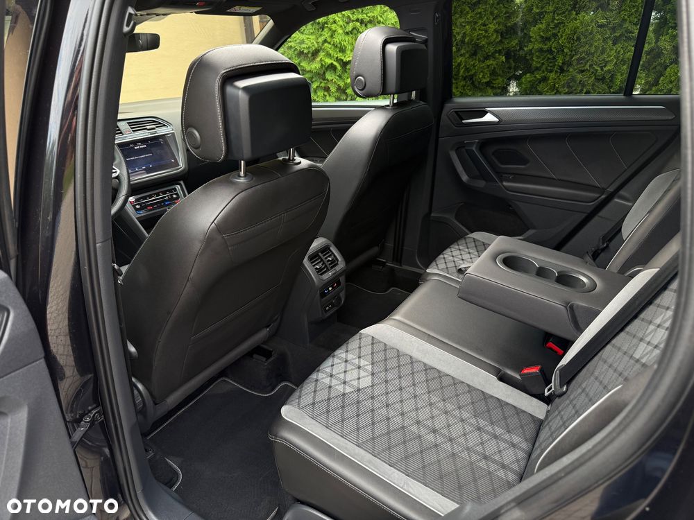 Volkswagen Tiguan 2.0 TDI SCR 4MotION DSG R-Line - 30